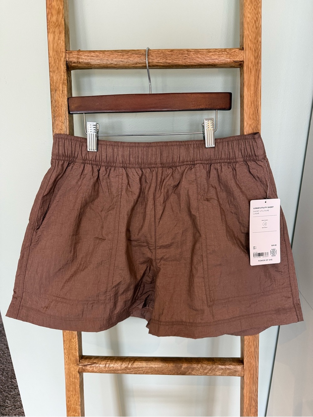 Athleta Lunar Sheen Utility High Rise Shorts Auburn Size Small NWT